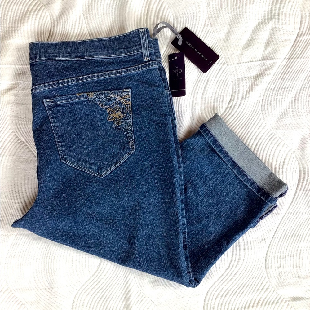 NWT Denim Cuffed NYDJ, SZ 18W, Cropped With Embroidered Pockets